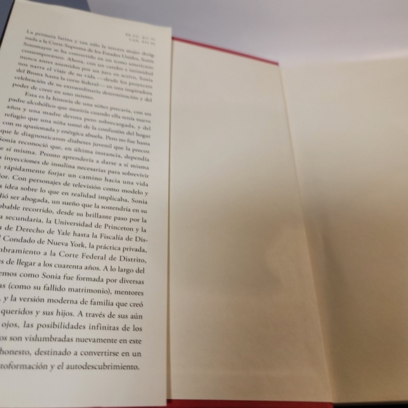 Spanish book used "My mundo adorado Sonia Sotomayor" book - Picture 11 of 13